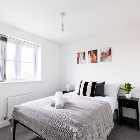Spacious 4-Bedroom Home Near City Centre With Parking Nottingham Exterior foto