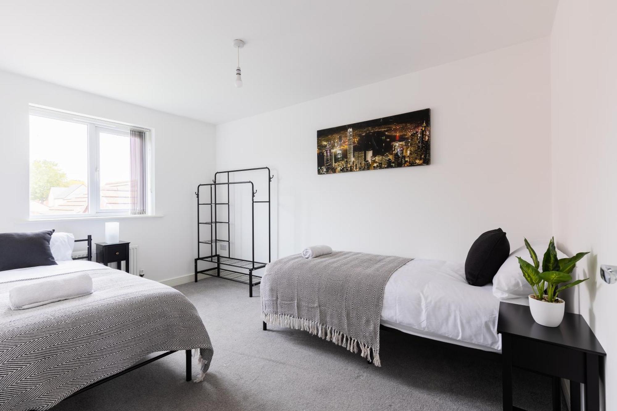 Spacious 4-Bedroom Home Near City Centre With Parking Nottingham Exterior foto