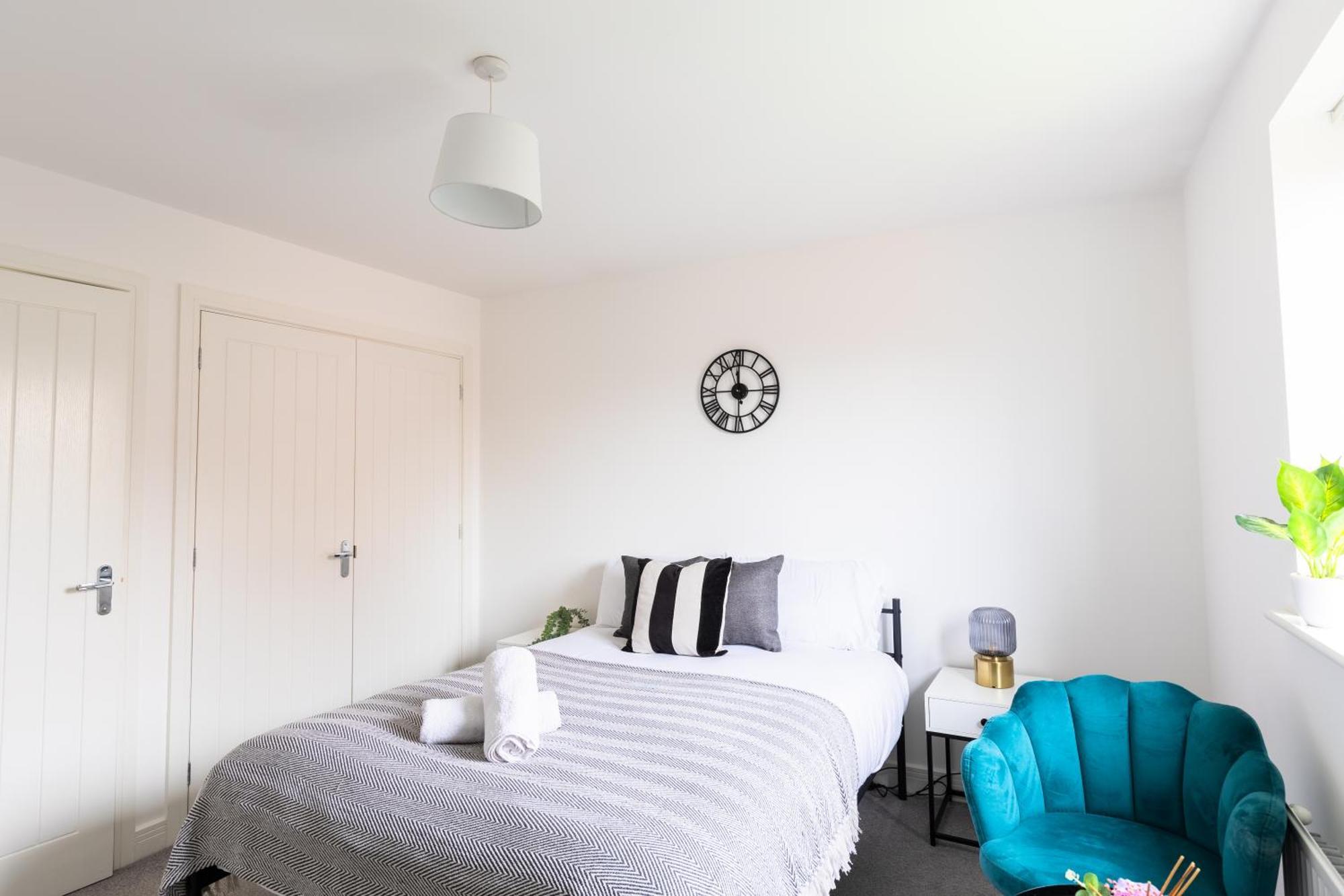 Spacious 4-Bedroom Home Near City Centre With Parking Nottingham Exterior foto